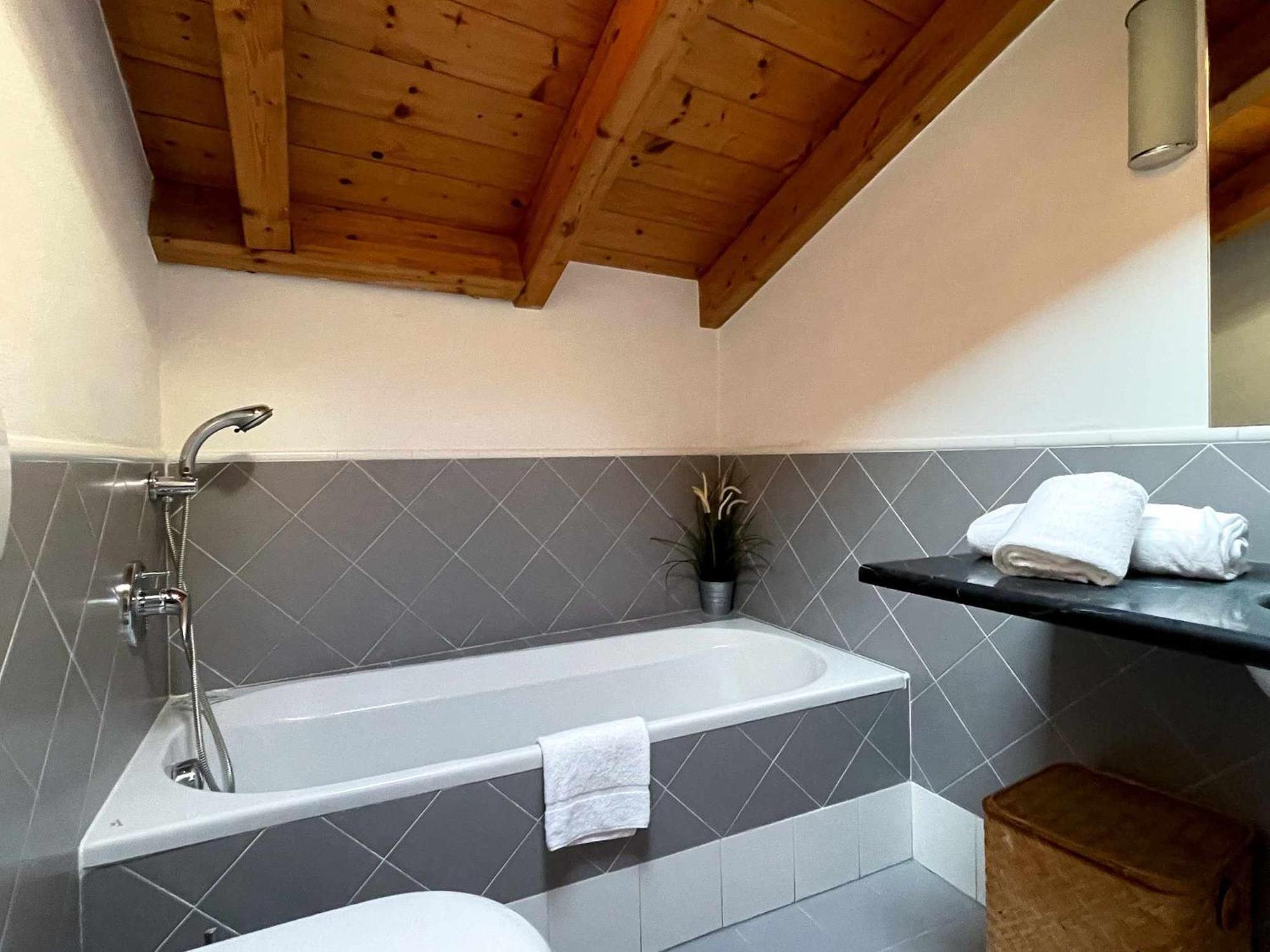 Plinio Center Town Apartment Bellagio Bagian luar foto